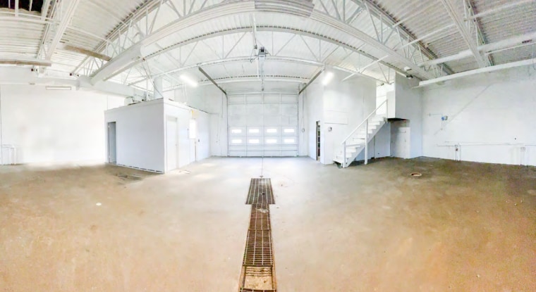 More Photos Of 220 S Larch St, Lansing Service For Lease