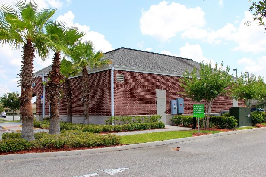 13832 Landstar Blvd, Orlando, FL 32824 Retail For Lease