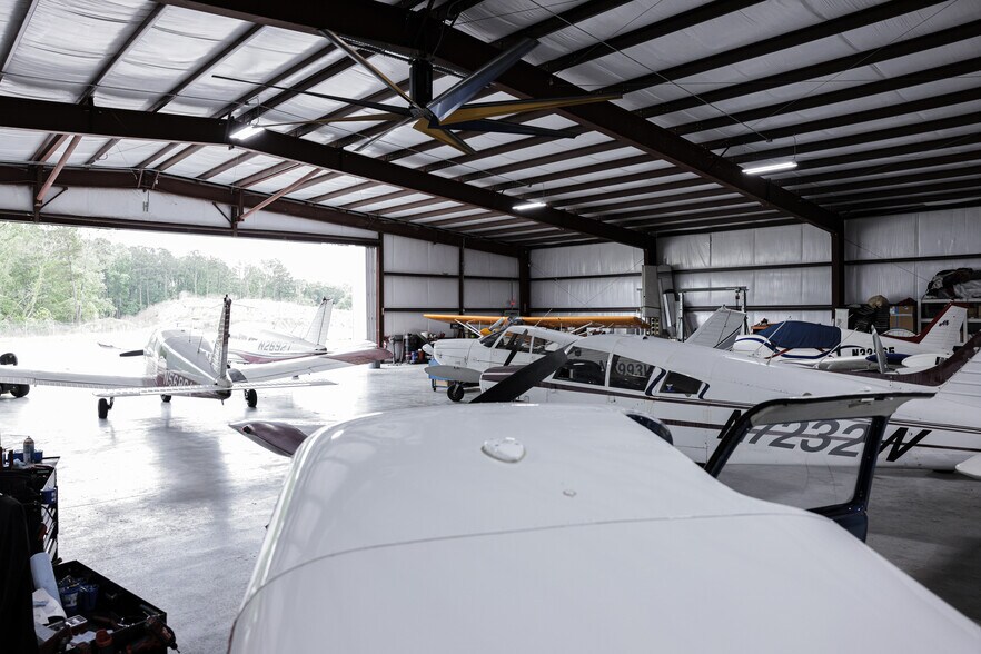 More Photos Of 15900 Schank Rd, Conroe Airport For Sale