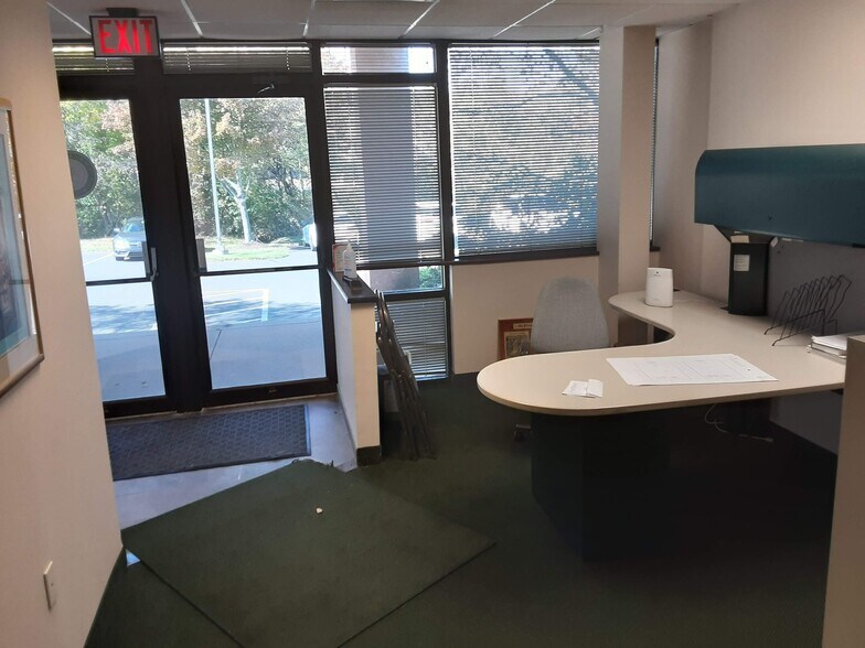 More Photos Of 200 Highpoint Dr, Chalfont Office For Sale