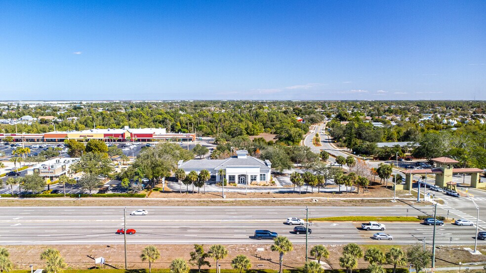 More Photos Of 18031 S Tamiami Trl, Fort Myers Bank For Lease