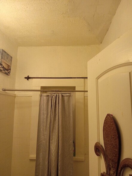 More Photos Of 1874 Marloes Ave, Cleveland Apartments For Sale