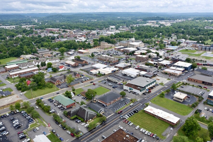 More Photos Of 201 N Oak Ave, Cookeville Medical For Lease