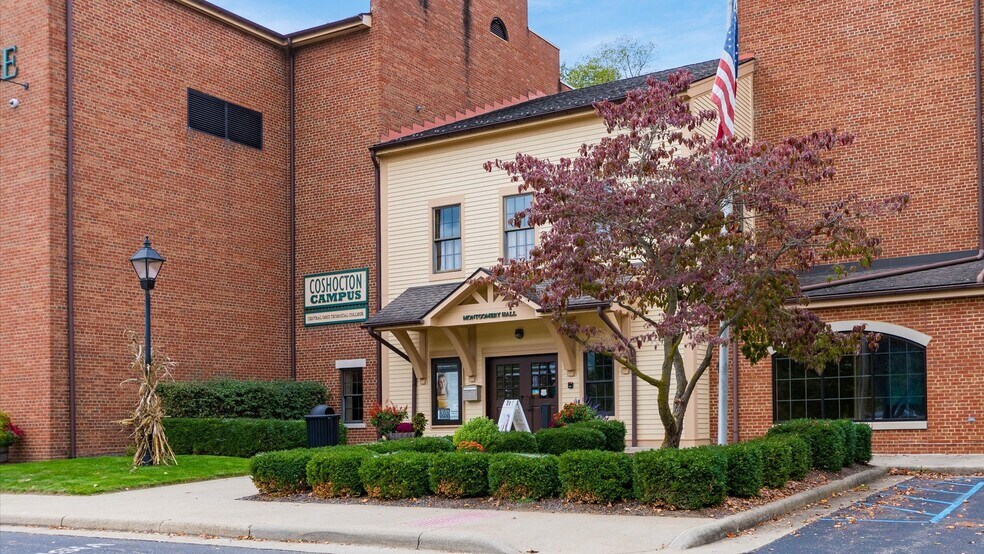 More Photos Of 200 N Whitewoman St, Coshocton Office For Sale