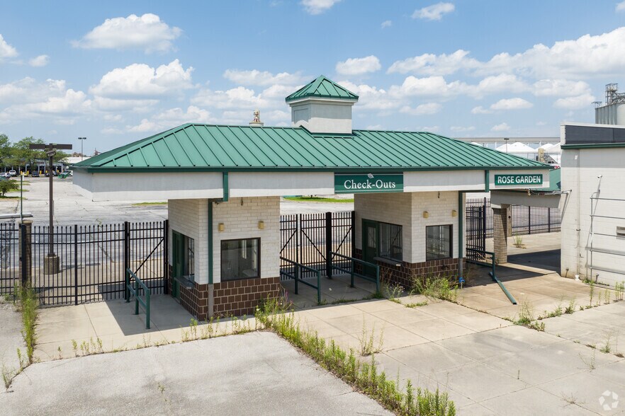 More Photos Of 530 Illinois Ave, Maumee Freestanding For Sale