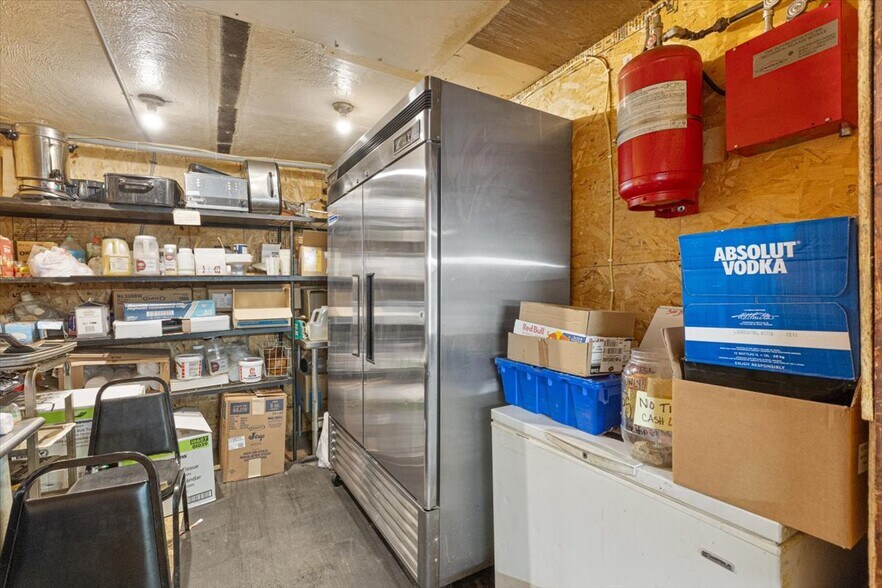 More Photos Of 206 1st St, Soldier Restaurant For Sale