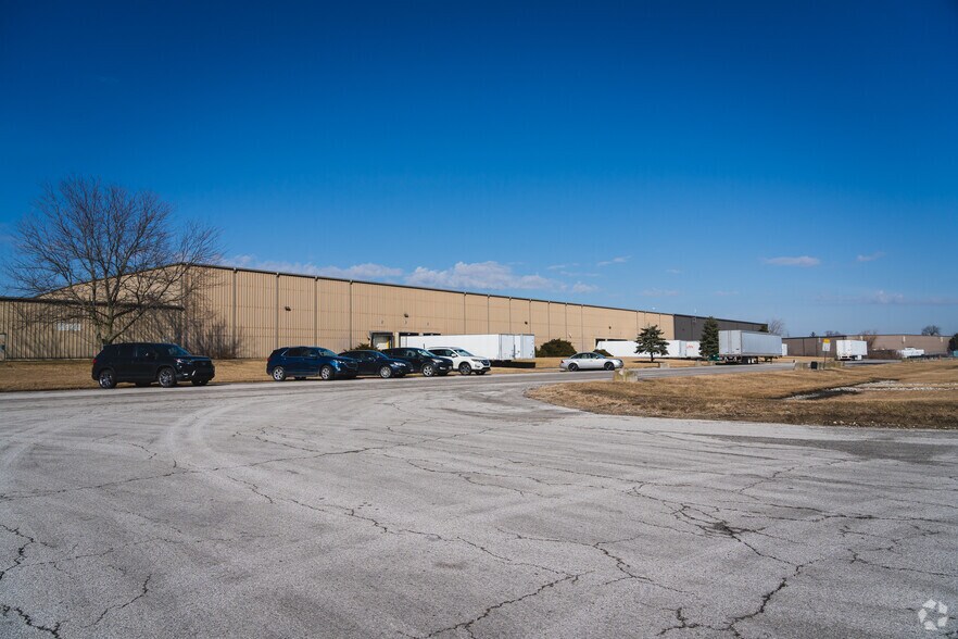 More Photos Of 7401 Fremont Pike, Perrysburg Warehouse For Lease