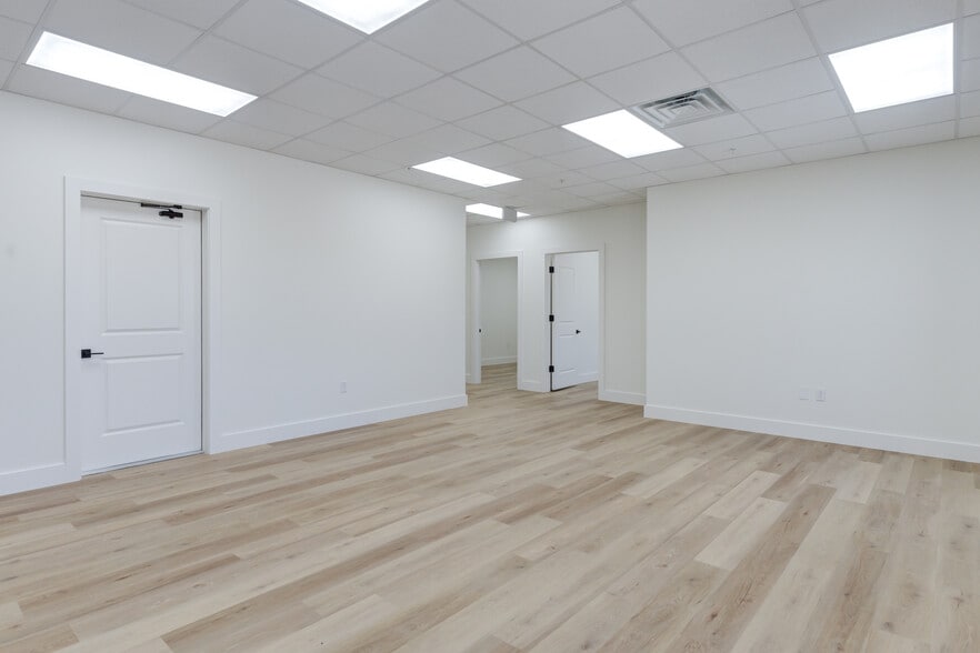 More Photos Of 8111 Patel Dr, Wolfforth Distribution For Sale