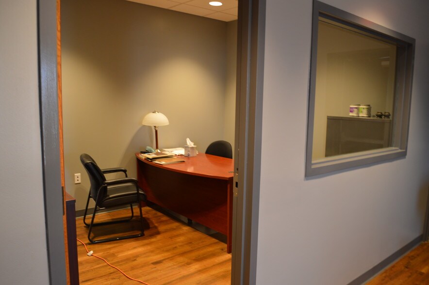 More Photos Of 3657 Old Getwell Rd, Memphis Warehouse For Sale