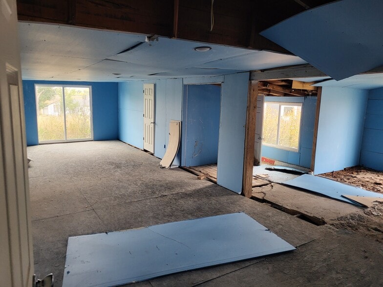 More Photos Of 37131 US-24 Hwy, Matheson Flex For Sale