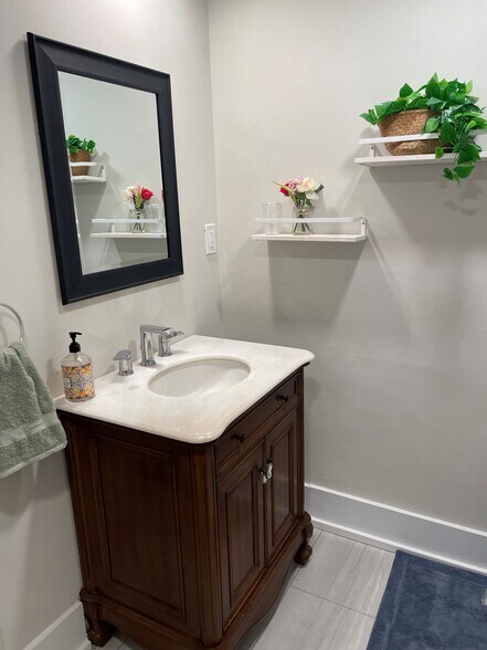 More Photos Of 9718 Dixie Hwy, Louisville Freestanding For Sale