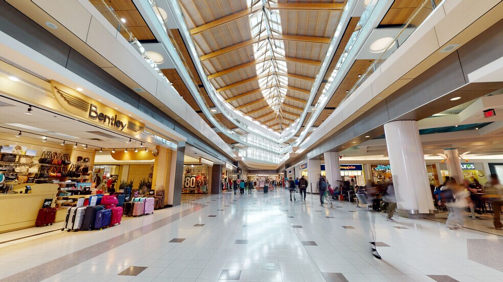 More Photos Of 10153 King George Blvd, Surrey Unknown For Lease