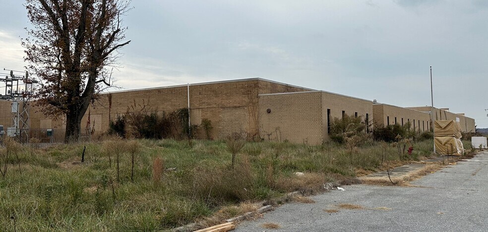 More Photos Of 210 Henson Rd, Blacksburg Warehouse For Lease