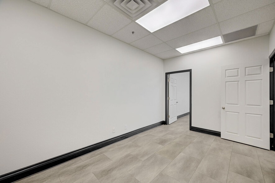 More Photos Of 3068 E Sunset Rd, Las Vegas Warehouse For Sale