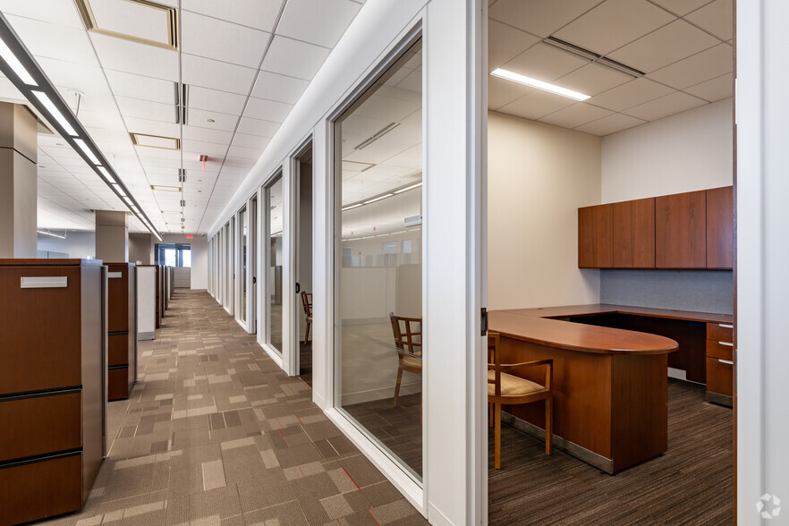 More Photos Of 2600 W Big Beaver Rd, Troy Office For Lease