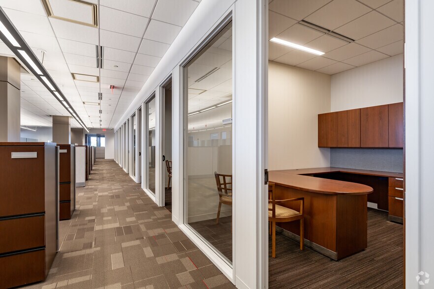 More Photos Of 2600 W Big Beaver Rd, Troy Office For Lease