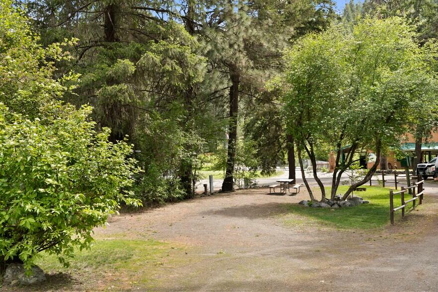 More Photos Of 3300 US Highway 97, Peshastin Specialty For Sale