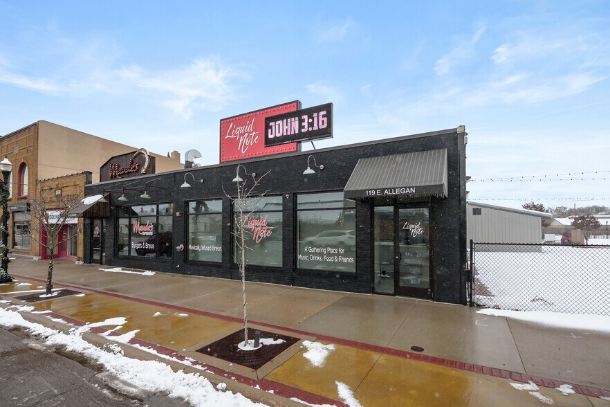 More Photos Of 117 E Allegan St, Otsego General Retail For Sale