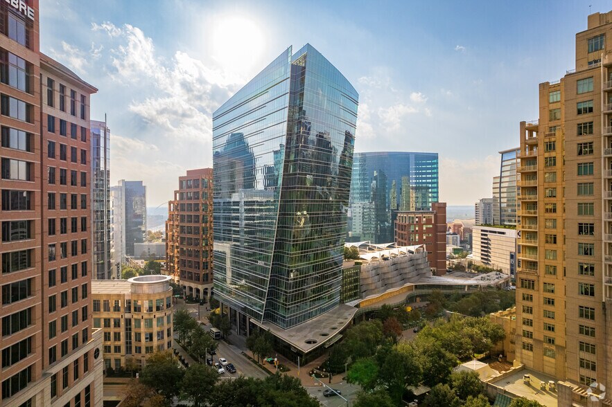 More Photos Of 2021 McKinney Ave, Dallas Office For Lease