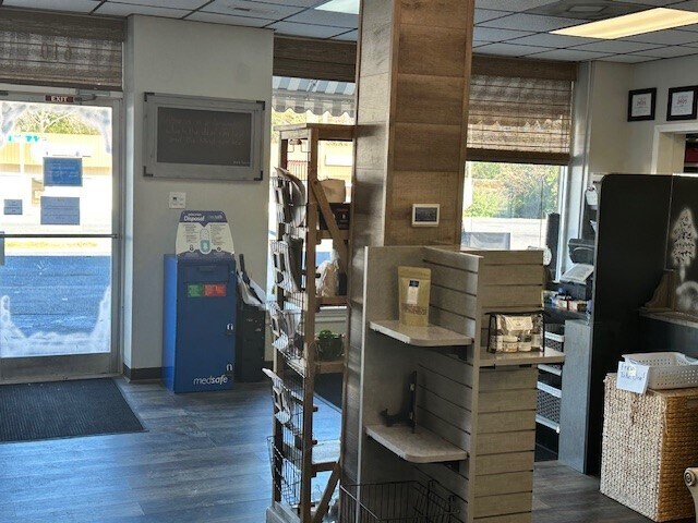 More Photos Of 610 E Franklin St, Monroe Drugstore For Sale