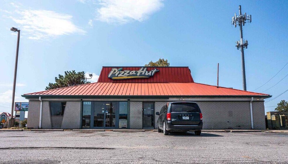 Primary Photo Of 8932 E 38th St, Indianapolis Restaurant For Sale