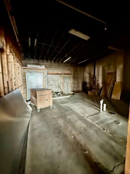 More Photos Of 120 Walnut St, Washington General Retail For Sale