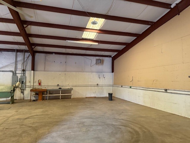 More Photos Of 5747 Elmore Rd, Elmore Warehouse For Lease
