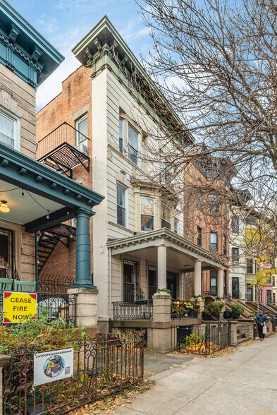 More Photos Of 324 Park Pl, Brooklyn Apartments For Sale