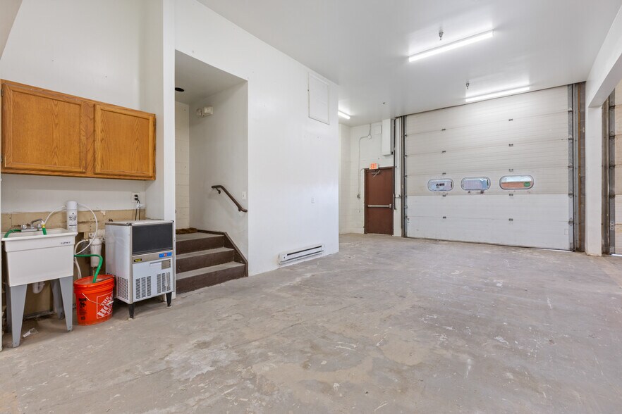 More Photos Of 7881 Beechcraft Ave, Gaithersburg Industrial For Sale