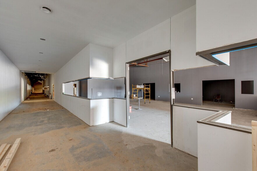 More Photos Of 3229 Navigation Blvd, Houston Warehouse For Sale