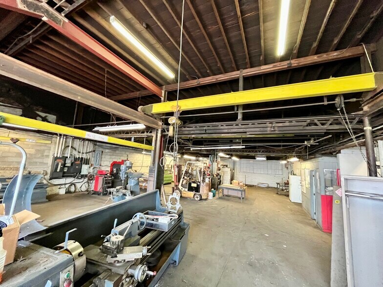 More Photos Of 1702 Wheeling Ave, Glen Dale Manufacturing For Sale