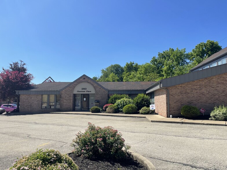 More Photos Of 380 W Chestnut St, Washington Unknown For Lease