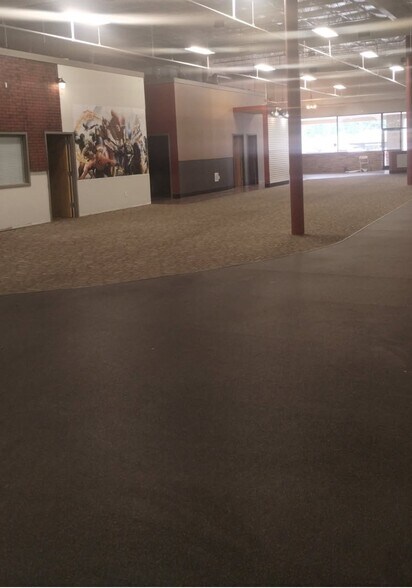 More Photos Of 3424 Orange Ave NE, Roanoke Freestanding For Lease