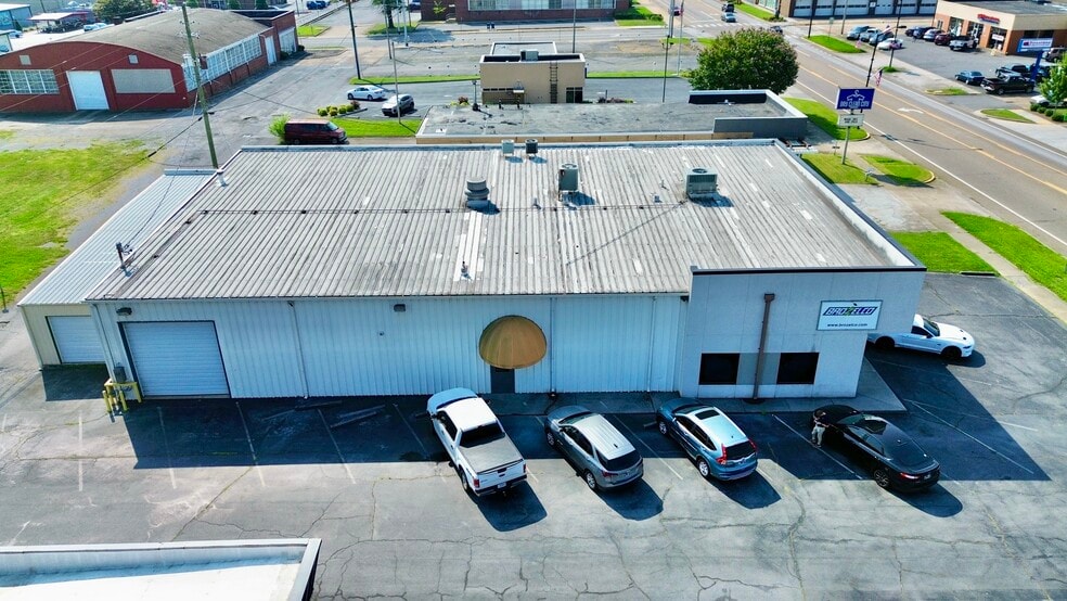 More Photos Of 444 W Center St, Kingsport Flex For Sale