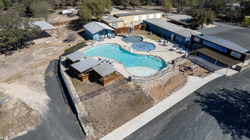 More Photos Of 49 Encino Dr, Concan Convenience Store For Sale