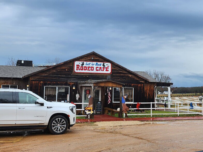 More Photos Of 8484 S FM 372, Gainesville Lodge Meeting Hall For Sale