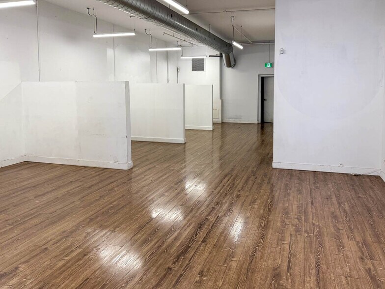 More Photos Of 328-330 Rue Sainte-Catherine E, Montréal Storefront For Sale