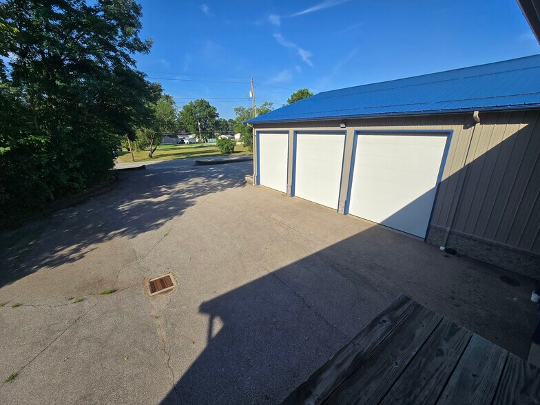 More Photos Of 3113 Mogadore Rd, Akron Warehouse For Sale