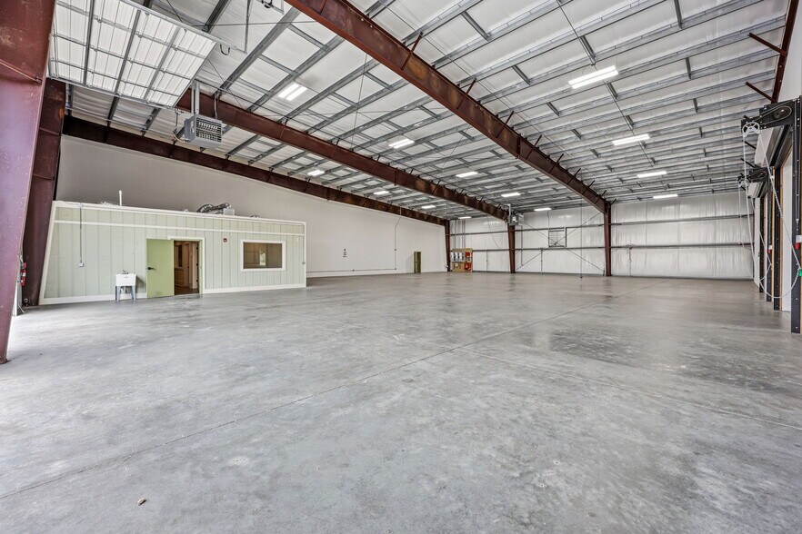 More Photos Of 3663 Southland Dr, Flowery Branch Warehouse For Sale