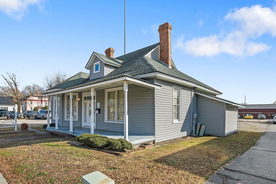 More Photos Of 127 S Cool Spring St, Fayetteville Office For Sale