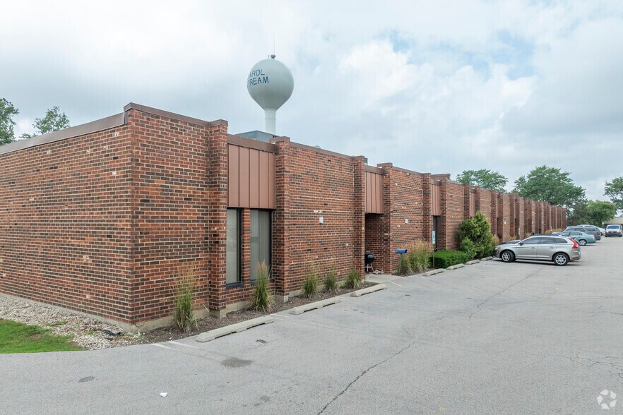 More Photos Of 350 Randy Rd, Carol Stream Warehouse For Lease