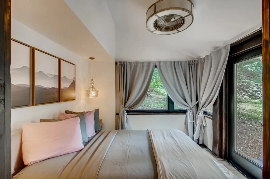 More Photos Of 3303 Chicago Creek Rd, Idaho Springs Hotel For Sale