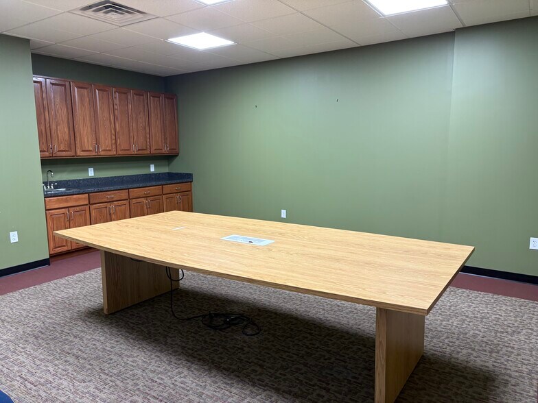 More Photos Of 1-7 S Mount Vernon Ave, Uniontown Office For Sale
