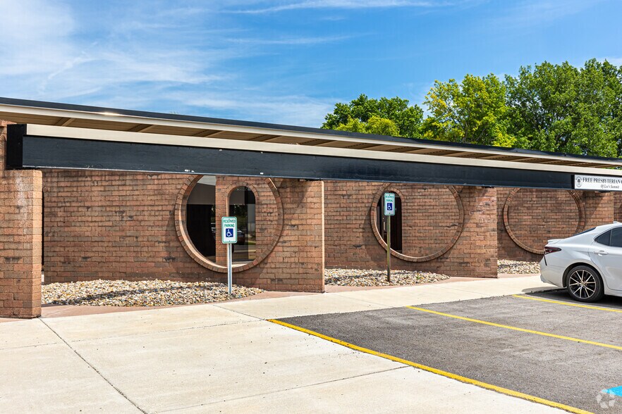 More Photos Of 816-818 NW Park Ln, Lee's Summit Office For Lease