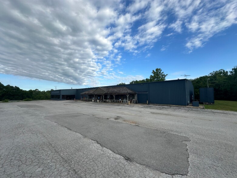 Primary Photo Of 1900 W Elm St, Ozark Freestanding For Sale