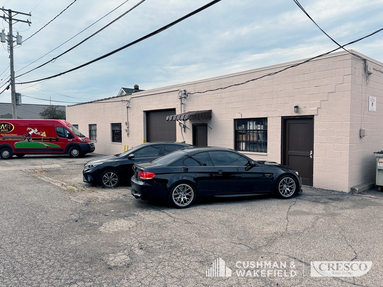 More Photos Of 4519 Brookpark Rd, Parma Warehouse For Lease