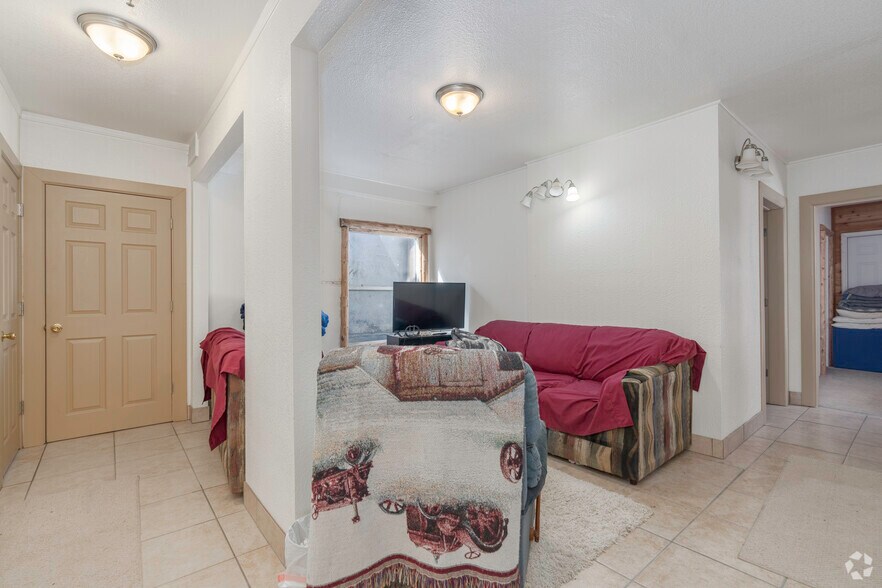 More Photos Of 10818-10828 NW Saint Helens Rd, Portland Light Manufacturing For Sale