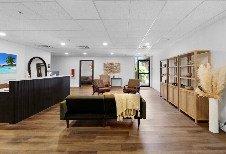 More Photos Of 5620 W Thunderbird Rd, Glendale Medical For Sale