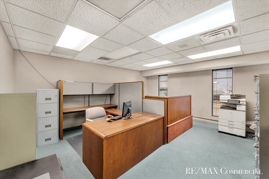 More Photos Of 758 Burton St SE, Grand Rapids Office For Sale