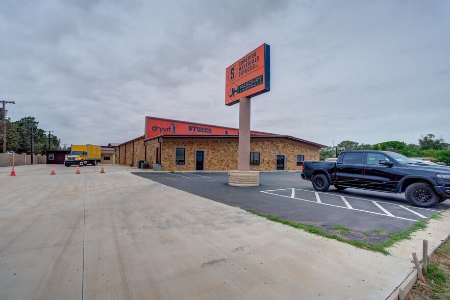 More Photos Of 4805 N Interstate 27, Lubbock Industrial For Sale